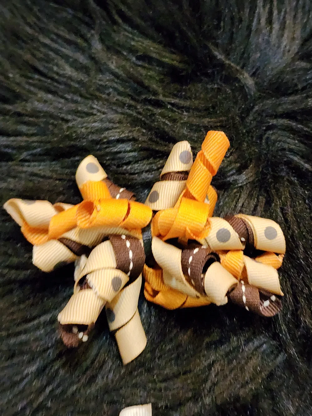 Set Of 5 Kids Korker Hair Clips in Pink, Yellow, Green, Orange, Brown, Navy